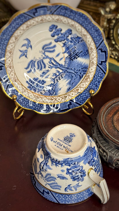 Booths Real Old Willow – Blue & White Gold Gilded Teacup and Saucer Set – Made in England – A8025