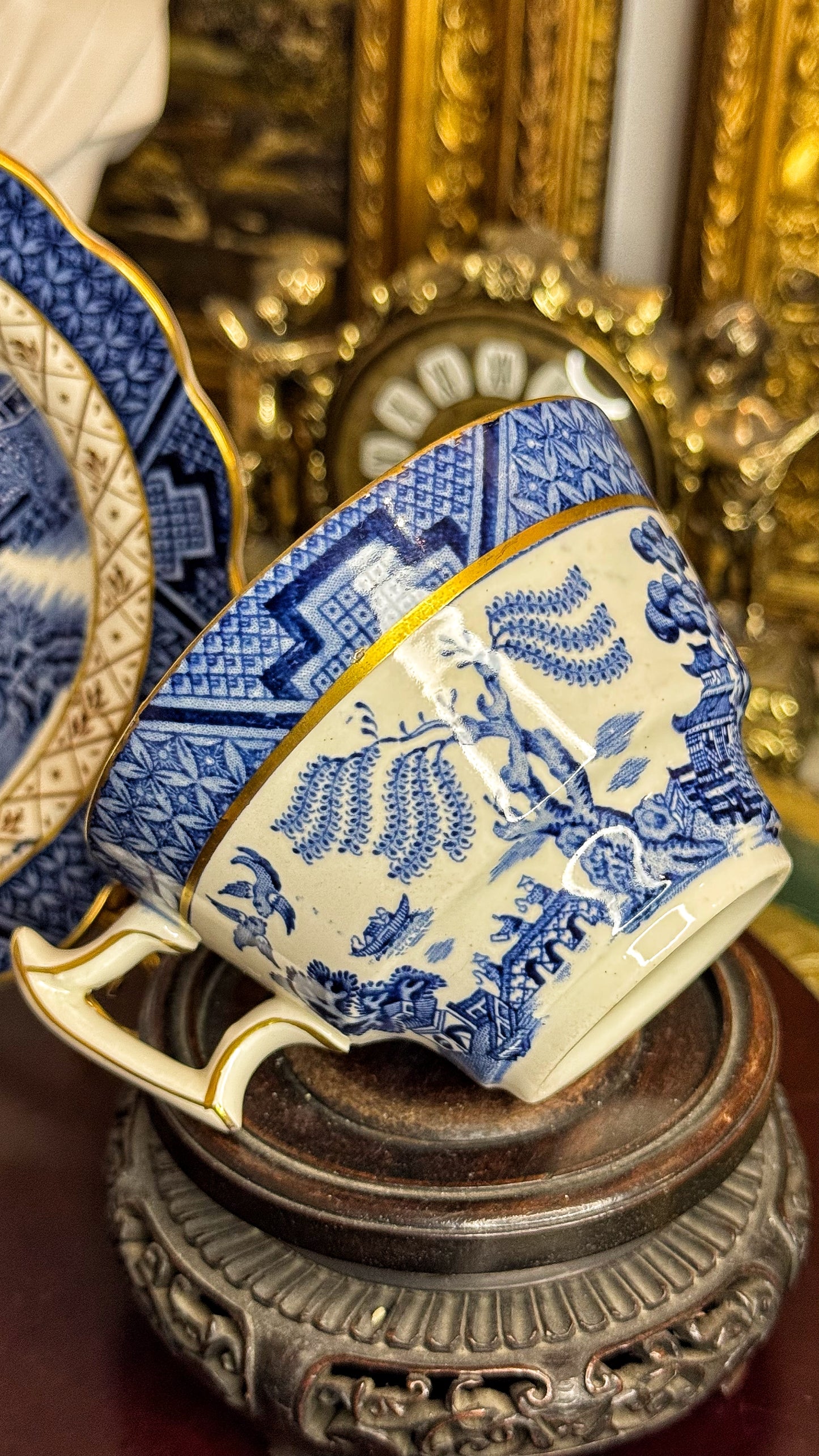 Booths Real Old Willow – Blue & White Gold Gilded Teacup and Saucer Set – Made in England – A8025